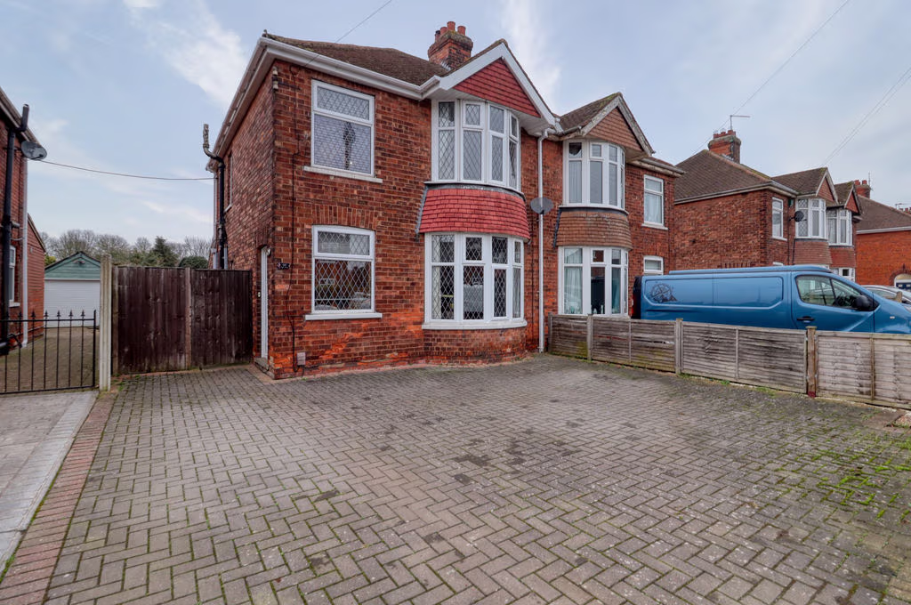 Lloyds Avenue, Scunthorpe
