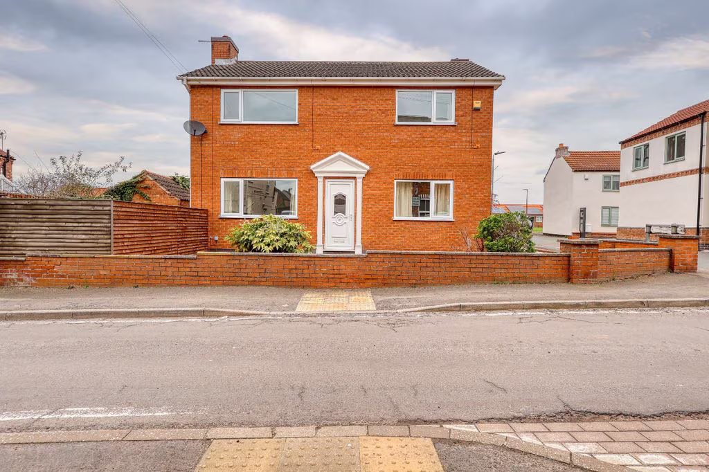 Cross Street, Crowle